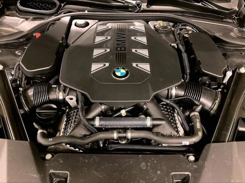 Used 2023 BMW 760i xDrive image 30