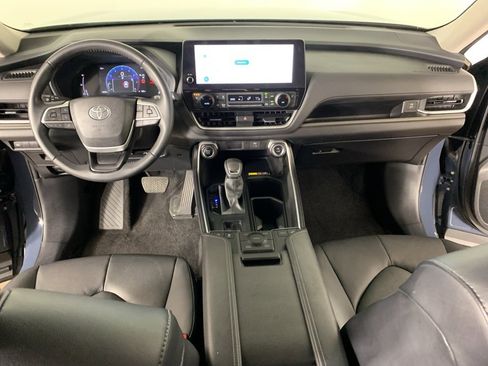 Used 2025 Toyota Grand Highlander AWD image 38