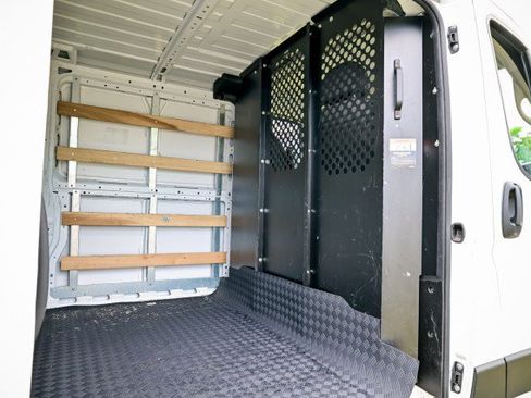 Used 2025 RAM ProMaster 2500 w/ U-Haul Equipment Group FWD image 23