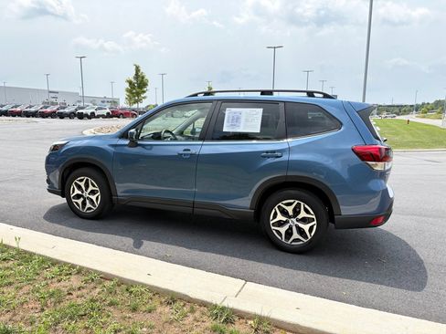 Used 2023 Subaru Forester Premium AWD/4WD image 5