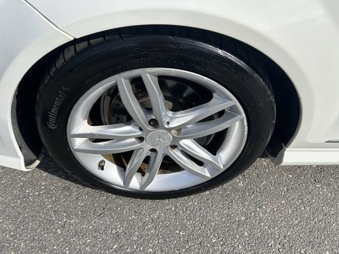 Used 2012 Mercedes-Benz C 300 4MATIC Sedan image 13