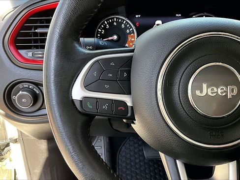 Used 2020 Jeep Renegade Trailhawk w/ Premium Leather Group image 10