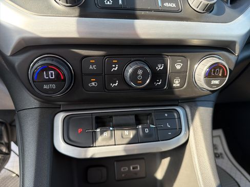 Certified 2023 GMC Acadia SLE image 20