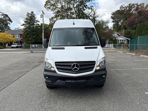 Used 2017 Mercedes-Benz Sprinter 2500 image 11