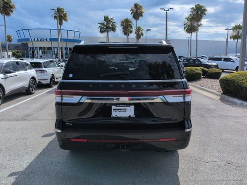 Certified 2024 Lincoln Navigator Black Label AWD/4WD image 5