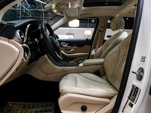 Used 2017 Mercedes-Benz GLC 300 image 5