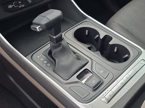 New 2027 Kia Carnival FWD image 25