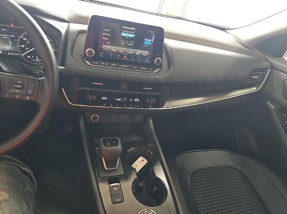 Used 2023 Nissan Rogue SV AWD/4WD image 9