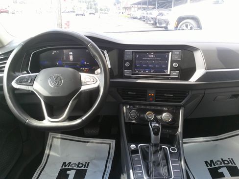 Used 2024 Volkswagen Jetta SE FWD image 20