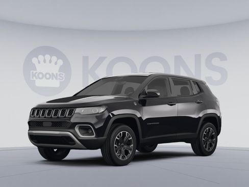 Used 2022 Jeep Compass Trailhawk w/ Trailhawk Convenience Group AWD/4WD image 1