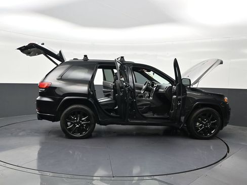 Used 2021 Jeep Grand Cherokee Laredo X RWD image 34