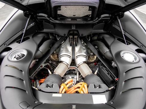 Used 2025 Ferrari 296 GTB RWD image 32
