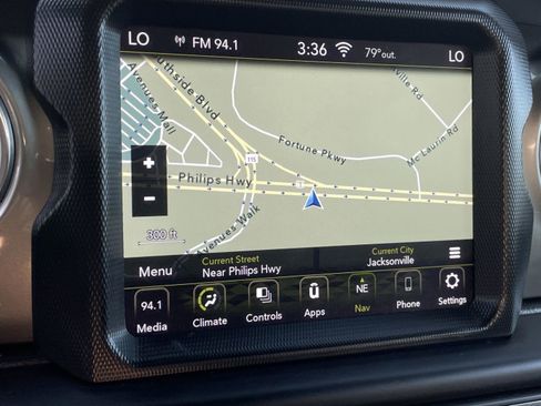 Used 2020 Jeep Gladiator Overland w/ Dual Top Group image 21