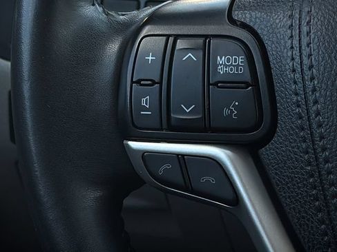 Used 2019 Toyota Highlander XLE AWD/4WD image 26
