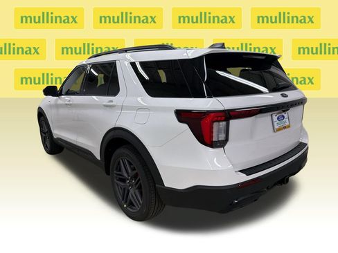 New 2026 Ford Explorer ST-Line w/ ST-Line Street Pack RWD image 9