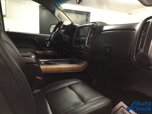 Used 2018 Chevrolet Silverado 1500 LTZ AWD/4WD image 42