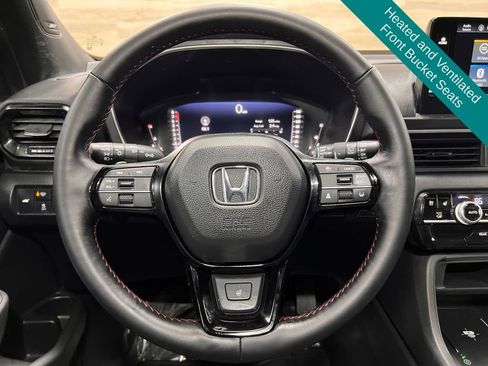 Used 2025 Honda Pilot Black Edition image 5