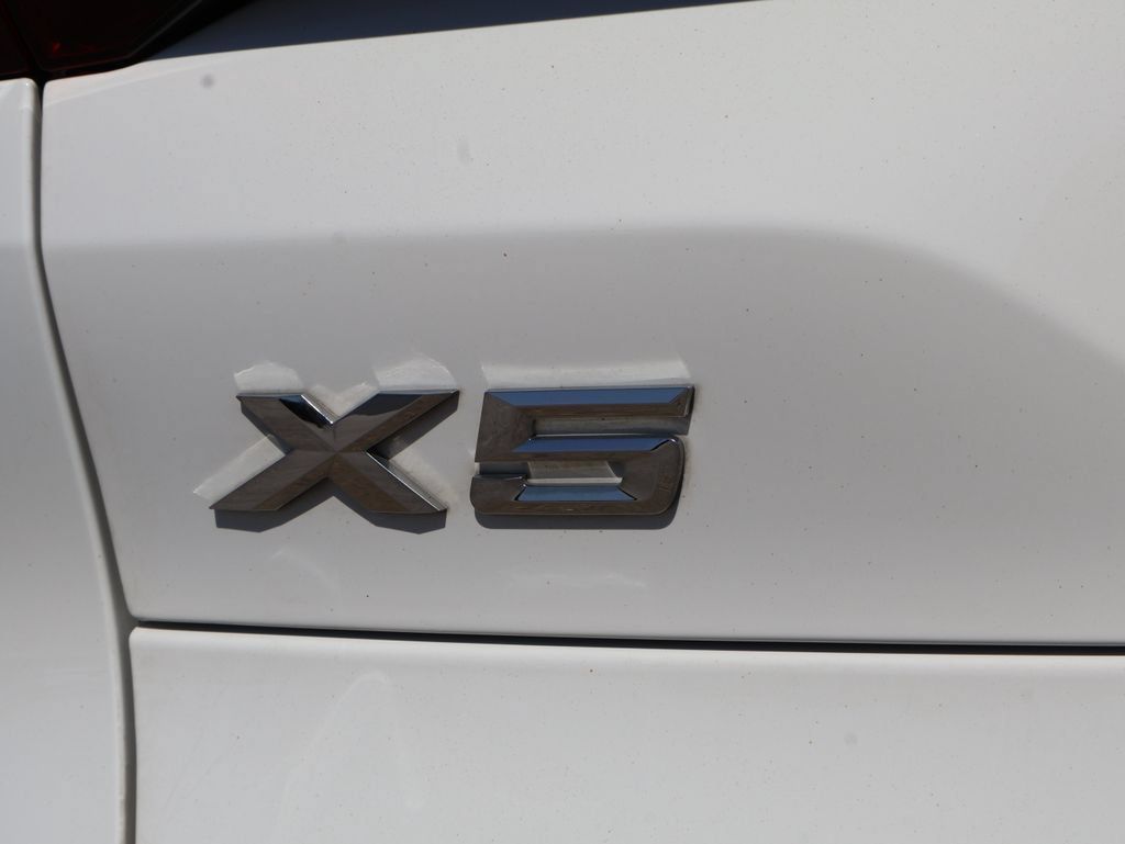 Used 2019 BMW X5 xDrive40i w/ M Sport Package AWD/4WD image 8