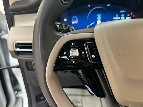 Used 2023 Lincoln Corsair AWD w/ Equipment Group 101A image 22