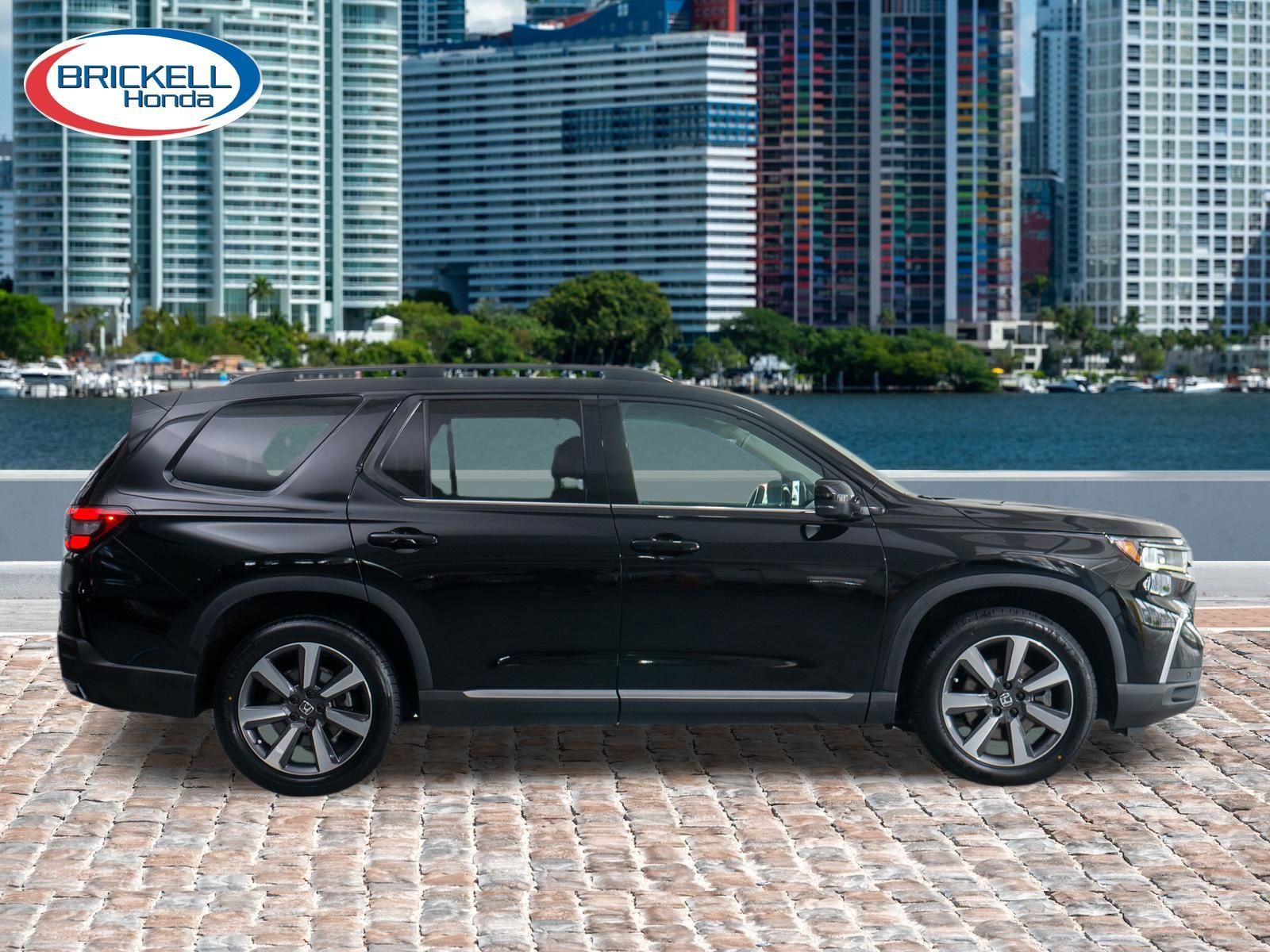 Certified 2023 Honda Pilot Touring image 9