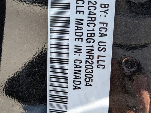 Used 2022 Chrysler Pacifica Touring-L w/ Uconnect Theater Family Group image 16