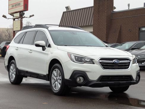 Used 2019 Subaru Outback 2.5i Premium image 2