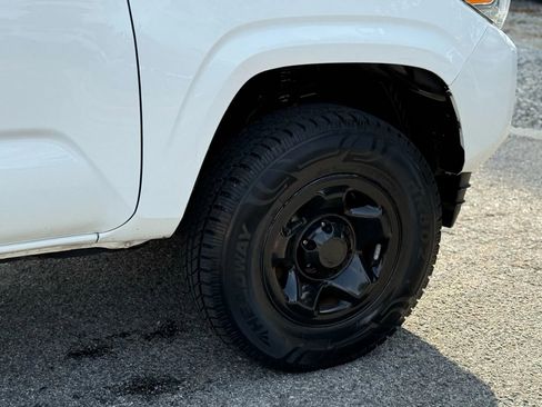 Used 2019 Toyota Tacoma SR w/ SR Convenience Package image 43