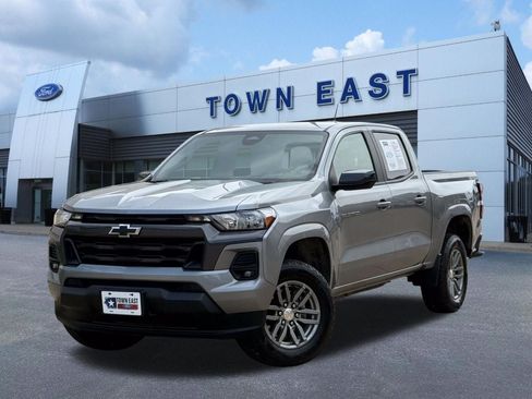 Used 2023 Chevrolet Colorado LT w/ LT Convenience Package RWD image 1