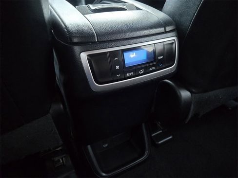 Used 2019 Toyota Highlander SE w/ Protection Package #3 image 12