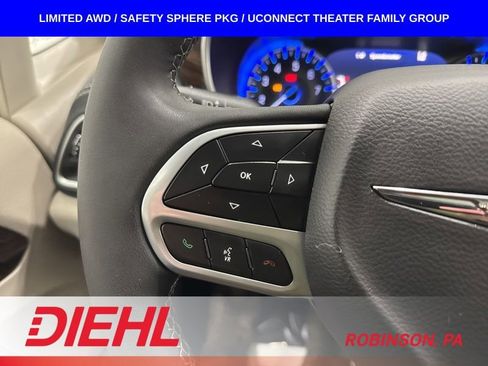 Used 2023 Chrysler Pacifica Limited w/ Uconnect Theater Family Group AWD/4WD image 33