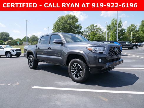Used 2022 Toyota Tacoma TRD Sport image 2