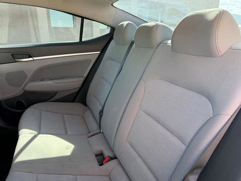 Used 2019 Hyundai Elantra SEL image 6