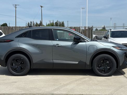 New 2026 Subaru Uncharted Premium FWD image 2
