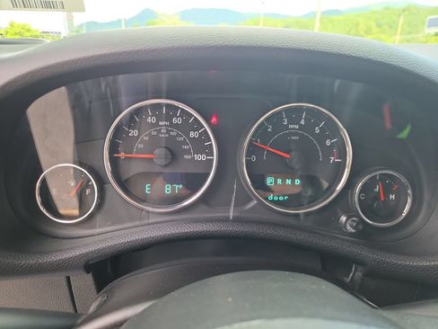 Used 2015 Jeep Wrangler Sport w/ Quick Order Package 24S AWD/4WD image 18