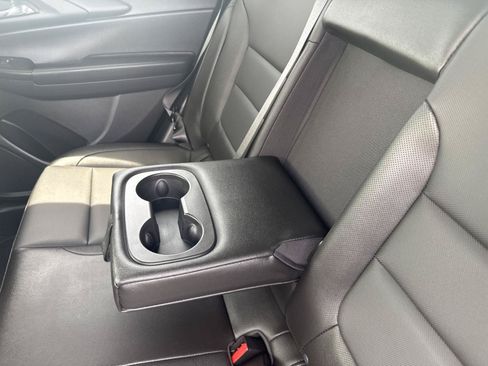 Used 2025 Chevrolet TrailBlazer RS w/ Convenience Package FWD image 10