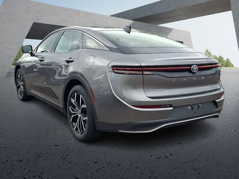 Certified 2026 Toyota Crown AWD/4WD image 4