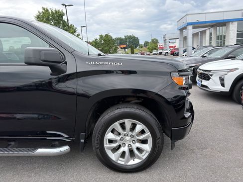 Used 2024 Chevrolet Silverado 1500 Custom AWD/4WD image 4
