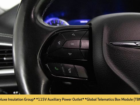 Used 2021 Chrysler Pacifica Touring-L w/ Uconnect Theater Family Group image 33