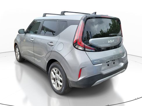 Used 2024 Kia Soul LX w/ Option Group 015 FWD image 4