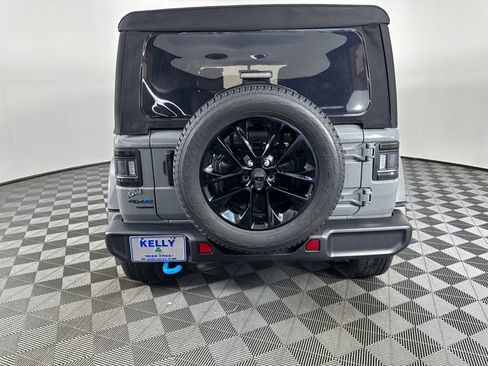 Used 2023 Jeep Wrangler Unlimited Sahara w/ Cold Weather Group AWD/4WD image 6