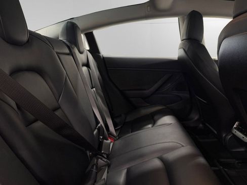 Used 2018 Tesla Model 3 Long Range RWD image 17