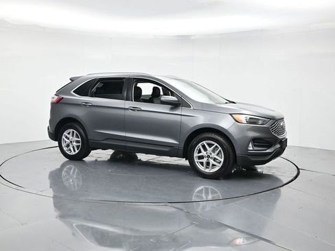 Certified 2024 Ford Edge SEL w/ Convenience Package AWD/4WD image 3