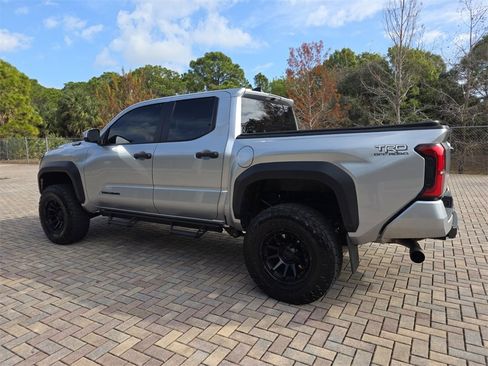 Used 2025 Toyota Tacoma TRD Off-Road image 9
