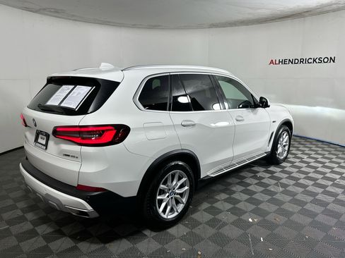 Used 2023 BMW X5 xDrive45e image 3