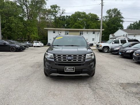 Used 2016 Ford Explorer XLT w/ Equipment Group 202A AWD/4WD image 2
