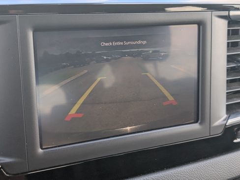 Used 2023 Chrysler Voyager LX FWD image 22