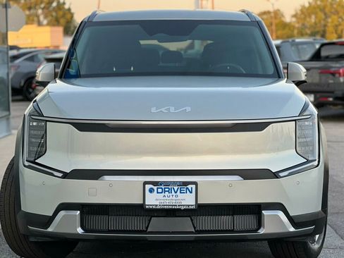 Used 2024 Kia EV9 Wind image 7