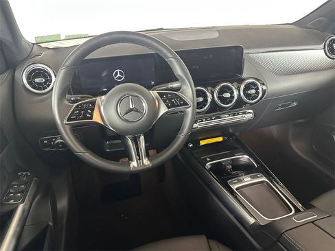 Certified 2025 Mercedes-Benz GLA 250 image 23