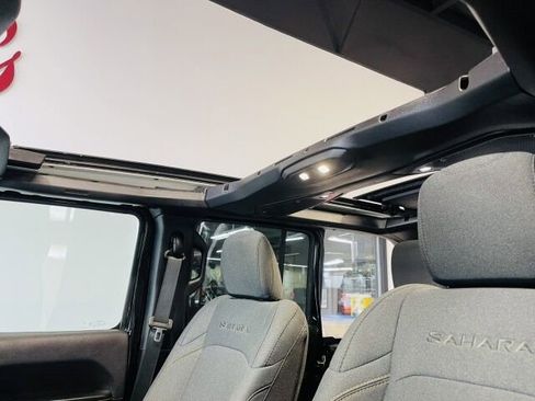 Used 2024 Jeep Wrangler Sahara w/ Safety Group image 12