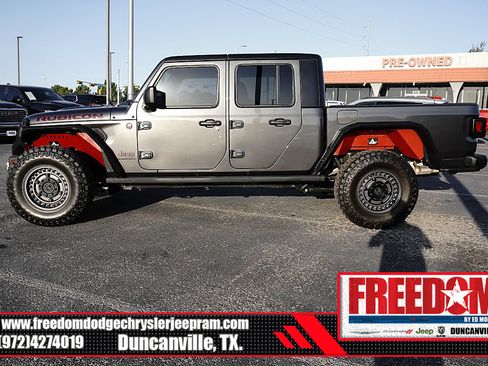 Used 2023 Jeep Gladiator Rubicon AWD/4WD image 2